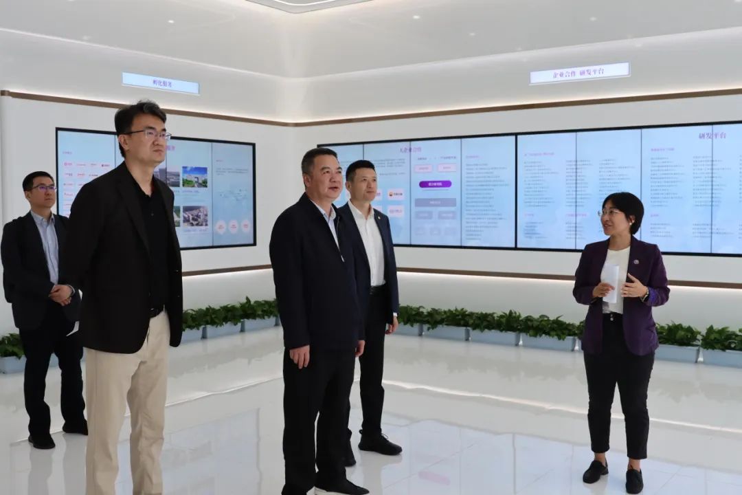 集團公司黨委副書記、董事、工會主席楊國安一行赴深圳開展科技創新調研工作